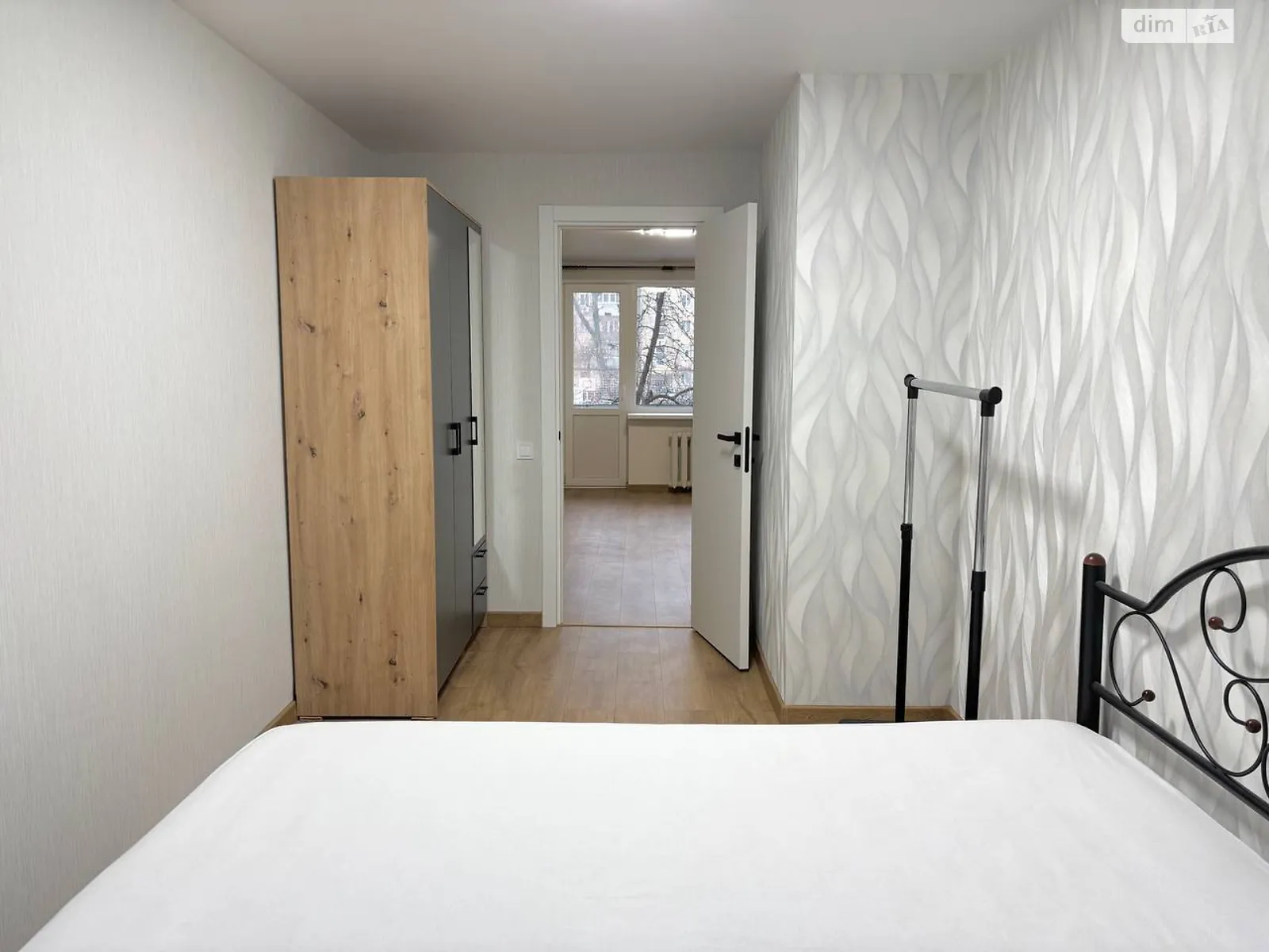 Продается 2-комнатная квартира 38.2 кв. м в Днепре, ул. Батумская, 8 - фото 1