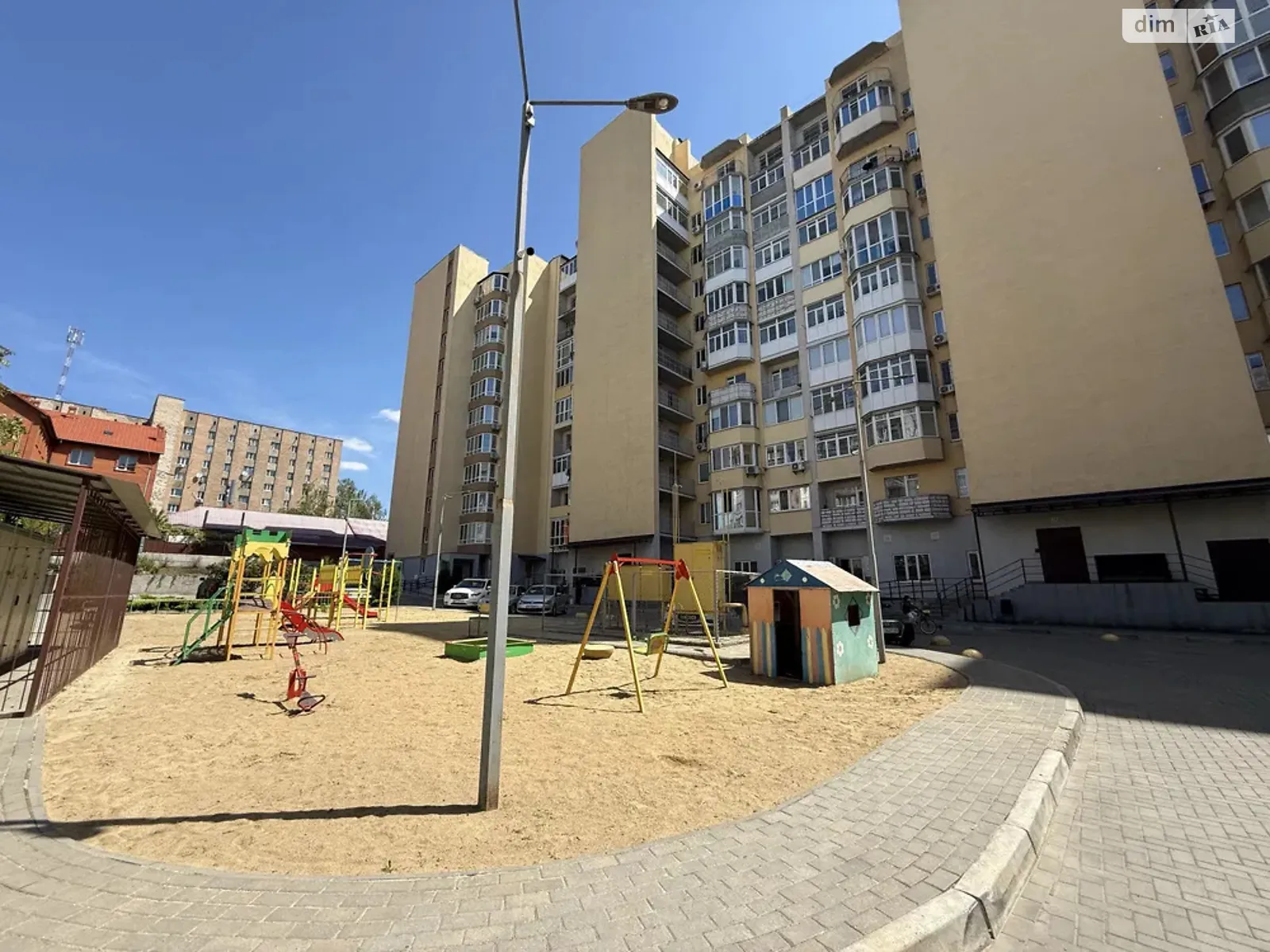 Продается 3-комнатная квартира 74 кв. м в Николаеве, ул. Космонавтов - фото 1