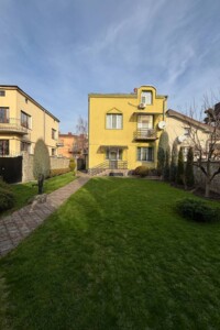 Продаж будинку, Івано-Франківськ, р‑н. Центр, Павлика М. вулиця, буд. 12