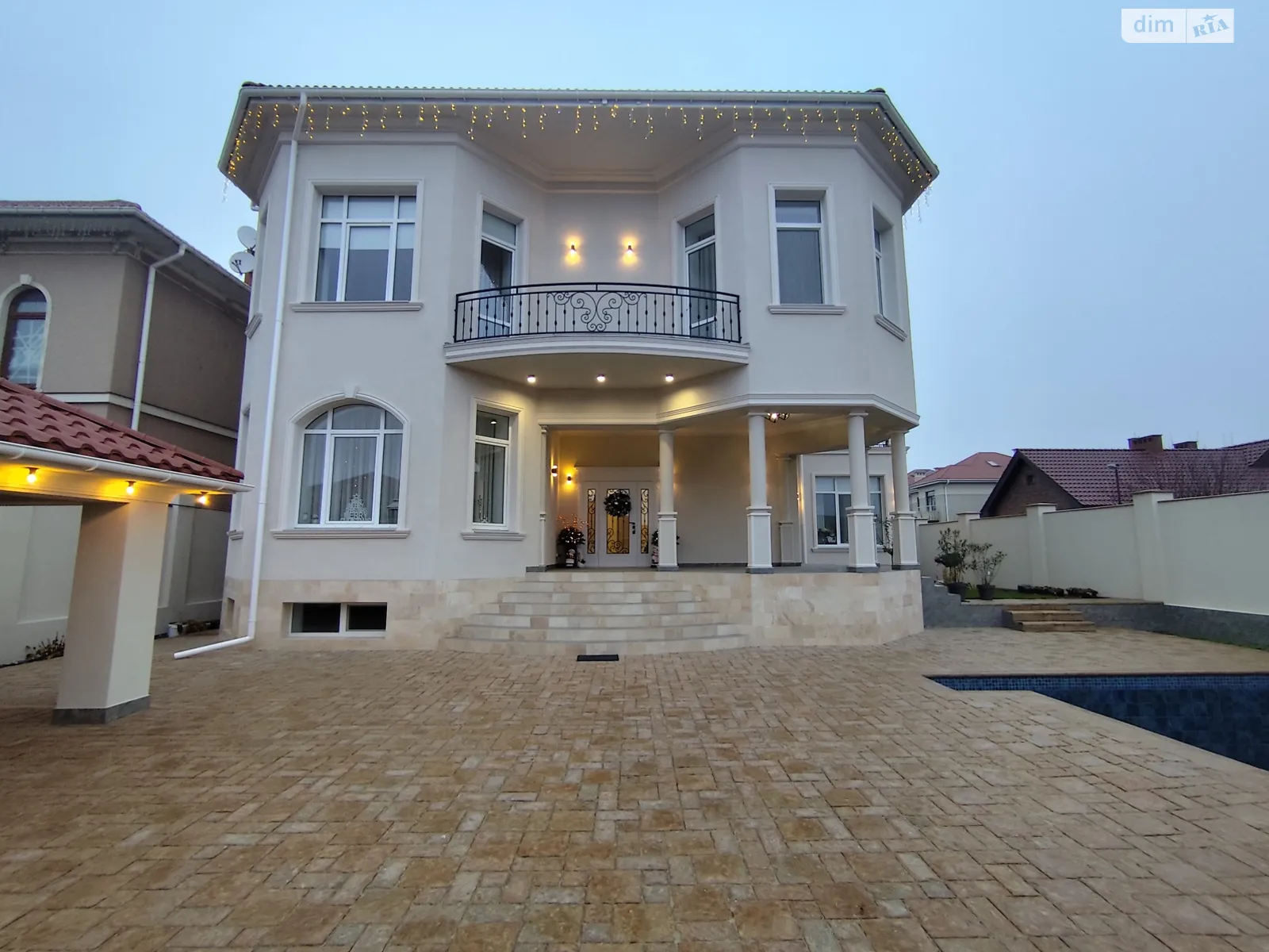 Продається будинок 3 поверховий 315 кв. м з мансардою, цена: 1100000 $ - фото 1