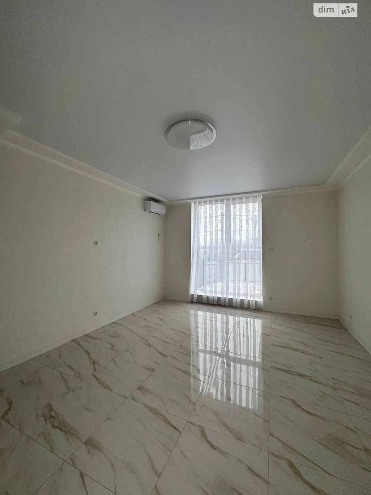 Продается дом на 2 этажа 140 кв. м с гаражом, цена: 145000 $ - фото 1