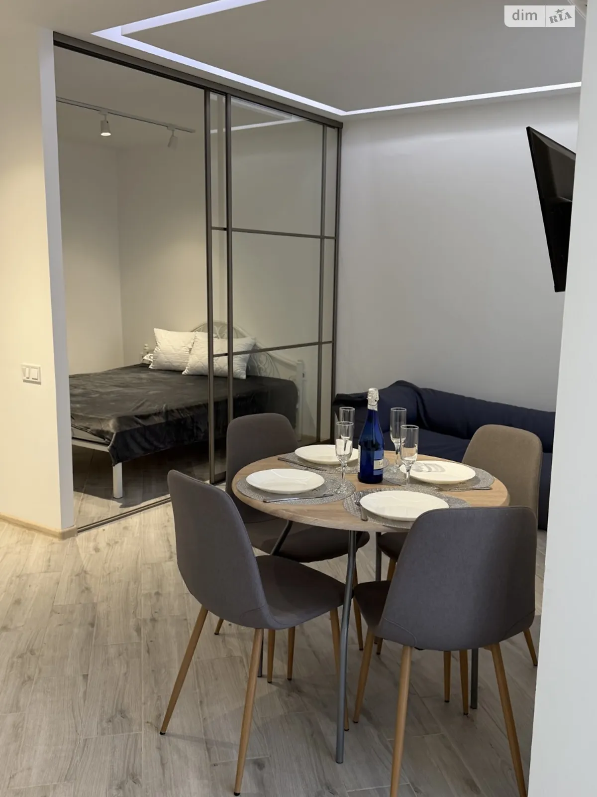 Сдается в аренду 1-комнатная квартира 44 кв. м в, цена: 400 $ - фото 1