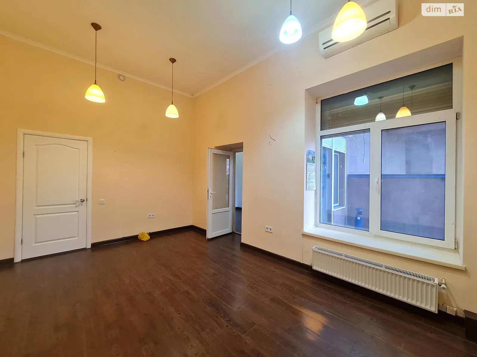 Продается помещения свободного назначения 42.5 кв. м в 1-этажном здании, цена: 65000 $ - фото 1