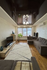 Продажа квартиры, Львов, р‑н. Южный, Скниловская улица, дом 65А