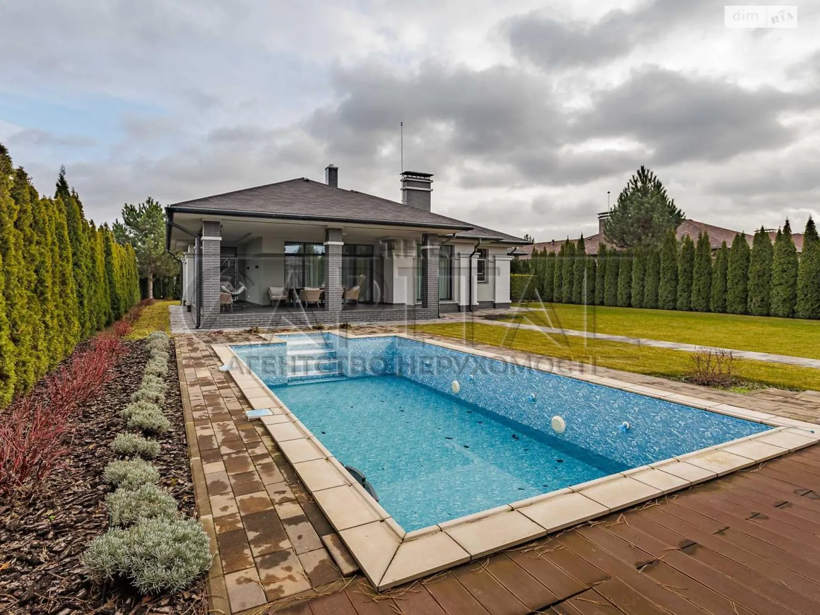 Продається одноповерховий будинок 148.2 кв. м з каміном, цена: 435000 $ - фото 1