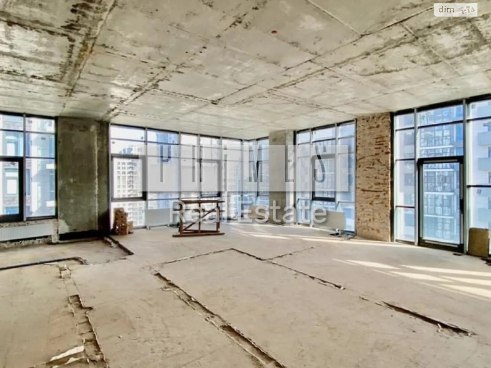 Продается 4-комнатная квартира 164.2 кв. м в Киеве, ул. Андрея Верхогляда(Драгомирова), 17В - фото 1