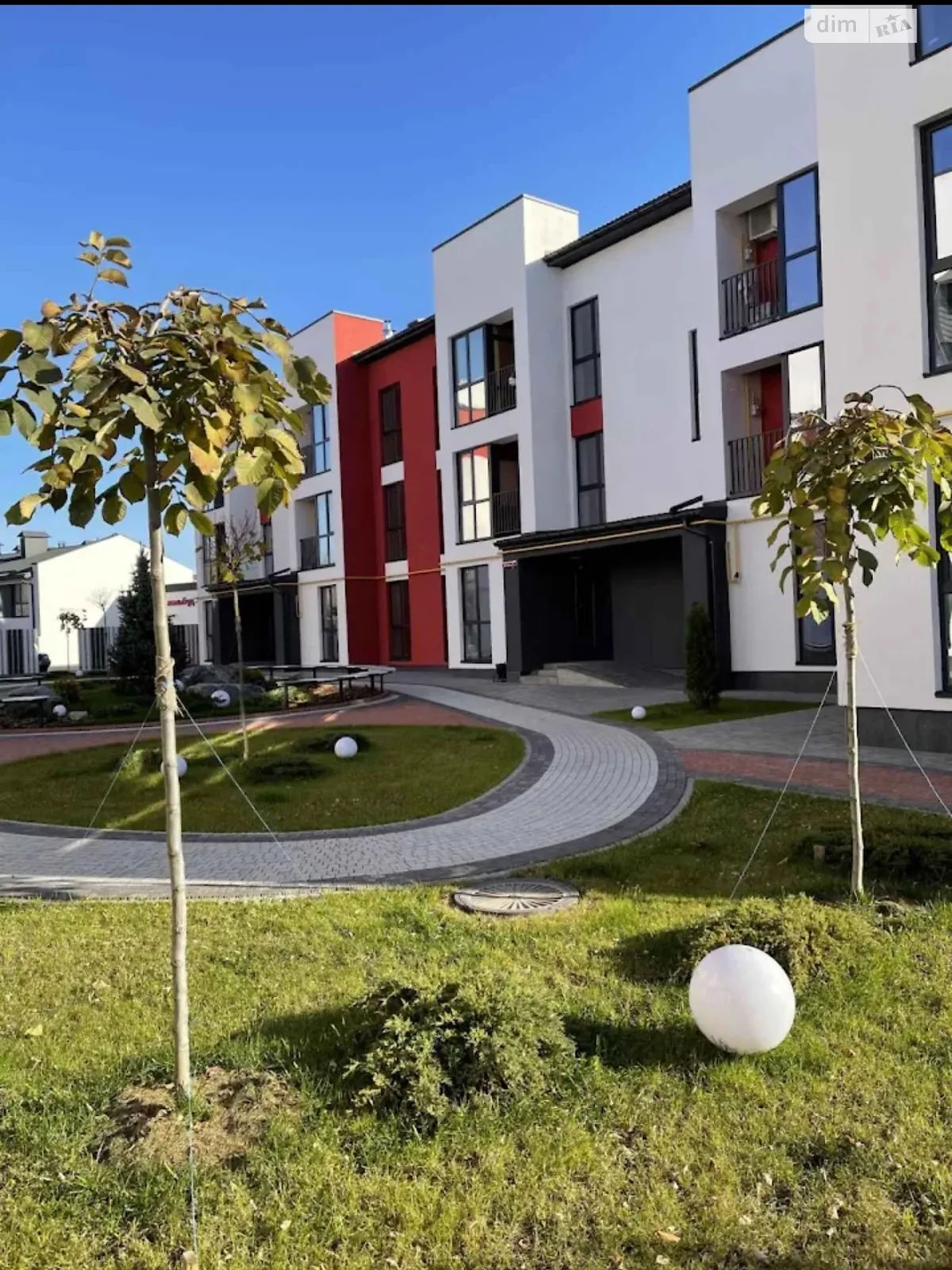 Продается 1-комнатная квартира 46.7 кв. м в Гостомеле, ул. Молодежная, 11В/1 - фото 1