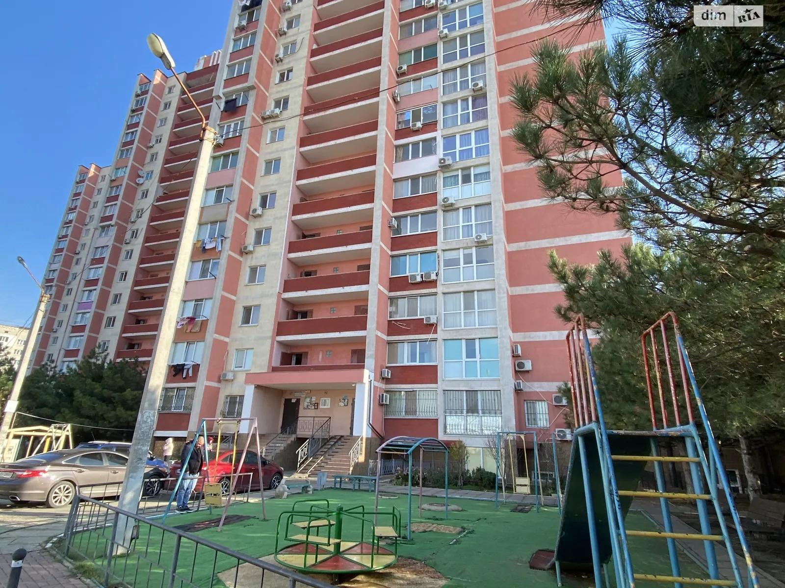 Продается 3-комнатная квартира 80 кв. м в Черноморске, ул. Защитников Украины(1 Мая), 19 - фото 1