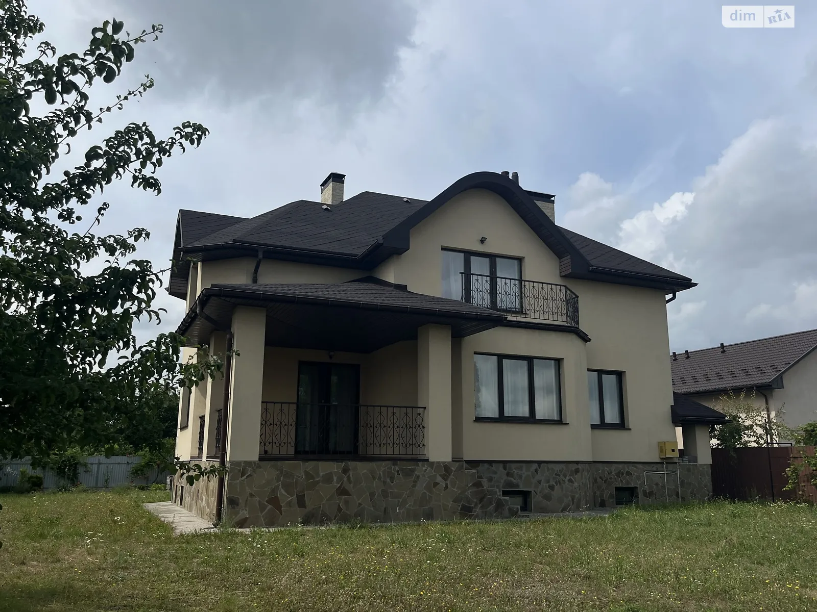 Продается дом на 2 этажа 294.8 кв. м с беседкой, цена: 160000 $ - фото 1