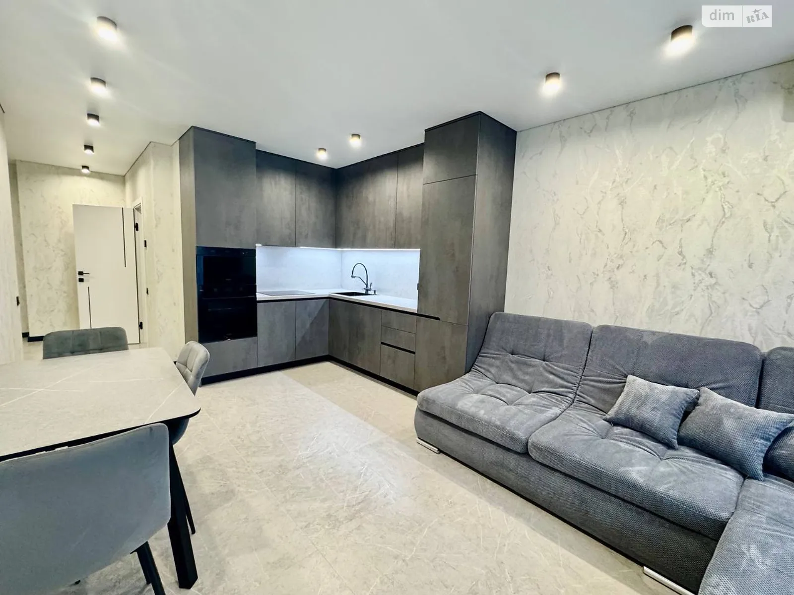 Продается 1-комнатная квартира 57 кв. м в Киеве, ул. Глубочицкая, 73 - фото 1