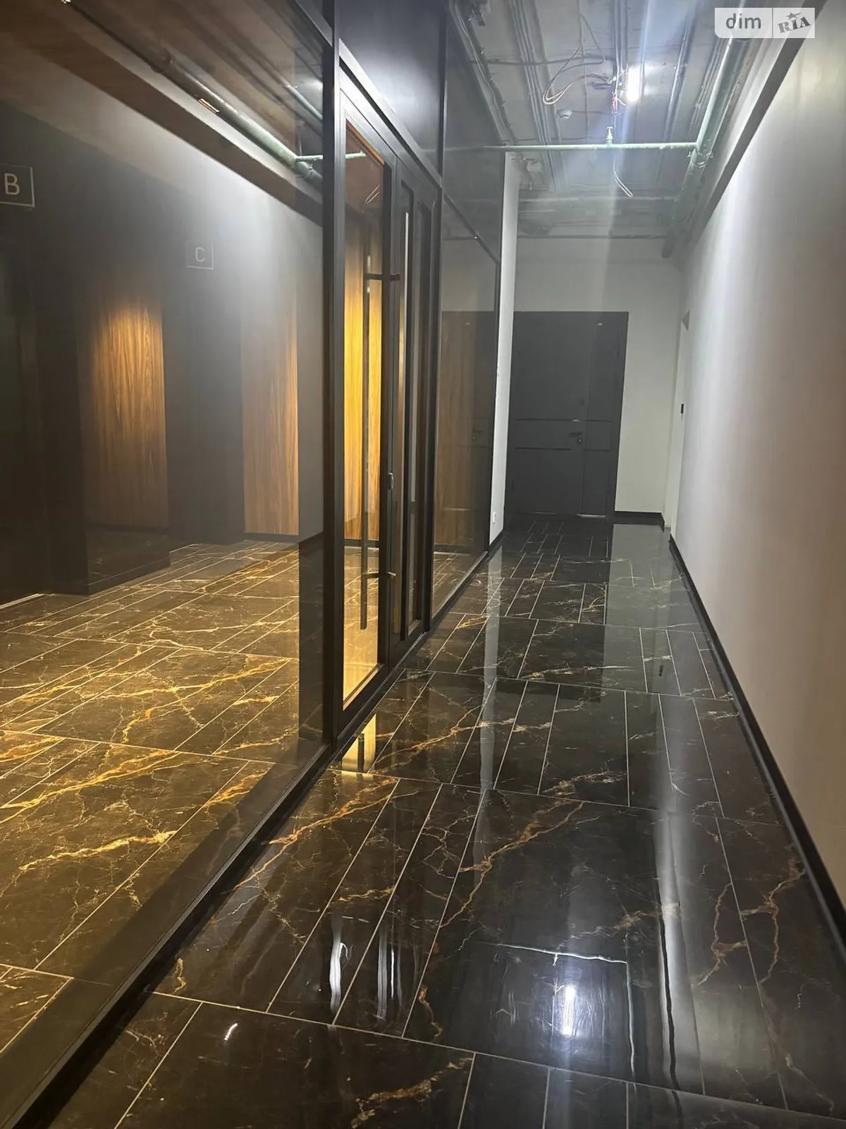 Продається офіс 320 кв. м в бізнес-центрі, цена: 515000 $ - фото 1