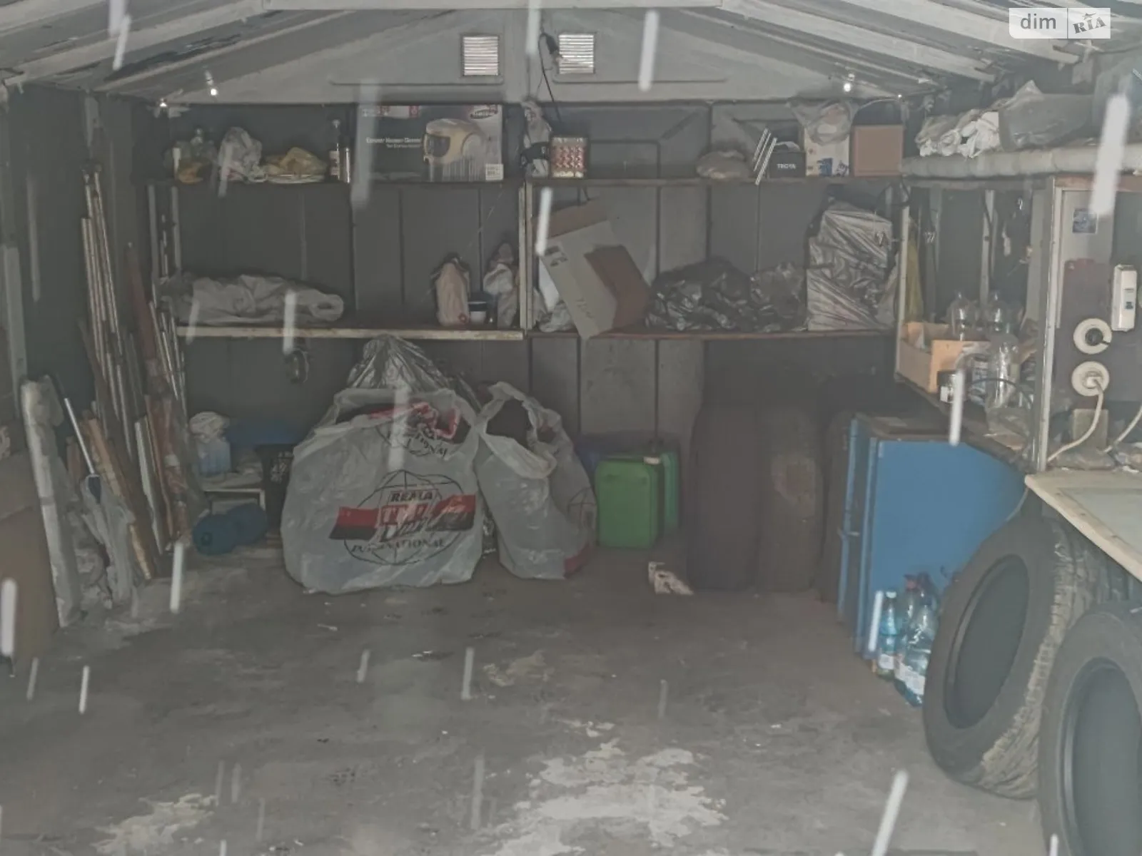 Продается место в гаражном кооперативе под легковое авто на 19 кв. м, цена: 10000 $ - фото 1