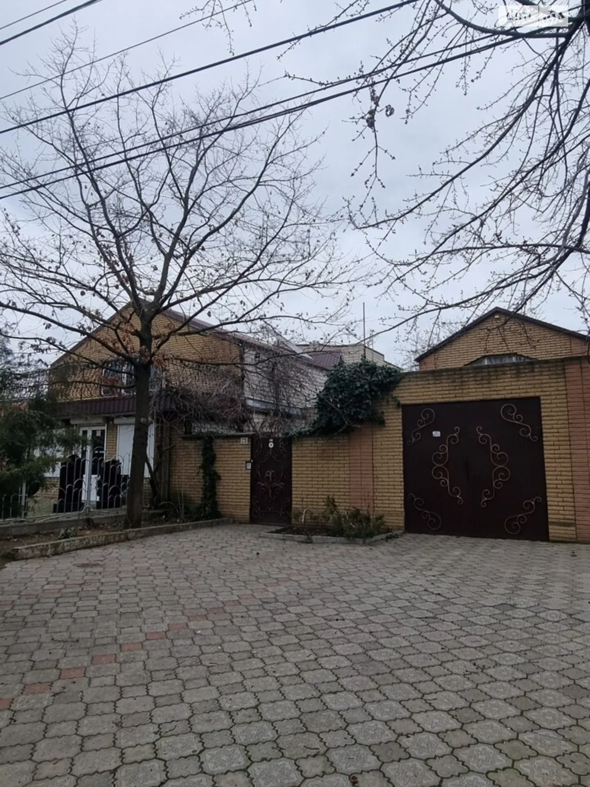 Продается дом на 2 этажа 250 кв. м с камином, цена: 85000 $ - фото 1