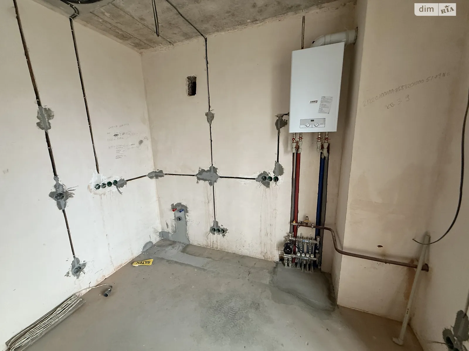 Продается 2-комнатная квартира 63 кв. м в Гостомеле, ул. Свято-Покровская, 73Б/8 - фото 1