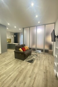 Долгосрочная аренда квартиры, Киев, р‑н. Центр, ст.м. Университет, Бульварно-Кудрявская (Воровского Вацлава) улица, дом 17