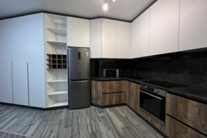 Продаж квартири, Рівне, р‑н. Південний, Студентська вулиця, буд. 18/1