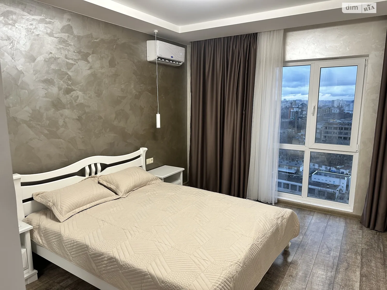 Продается 1-комнатная квартира 41.2 кв. м в Киеве, ул. Михаила Максимовича, 24В - фото 1