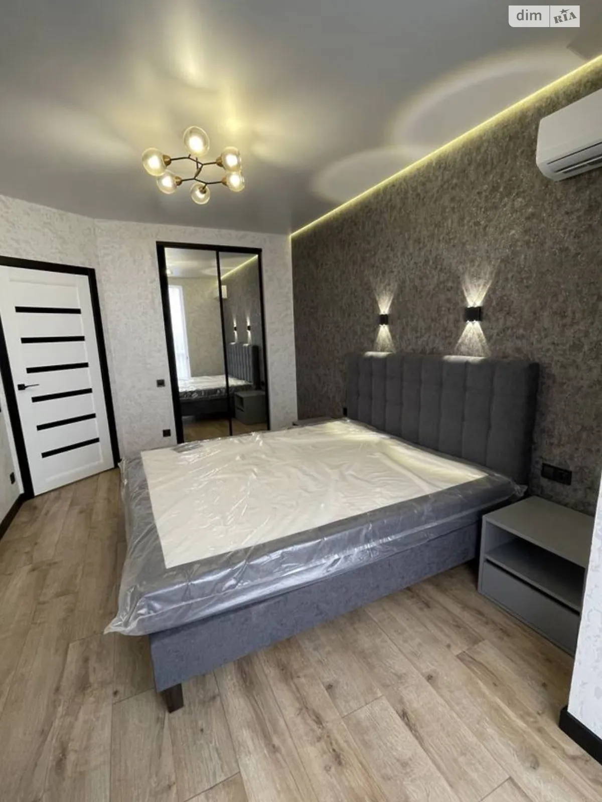 Продается 1-комнатная квартира 44.7 кв. м в Слобожанском, ул. Семейная, 4 - фото 1