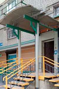 Долгосрочная аренда коммерческого помещения, Харьков, р‑н. Индустриальный, ст.м. Тракторный завод, пр. Александровский, дом 140