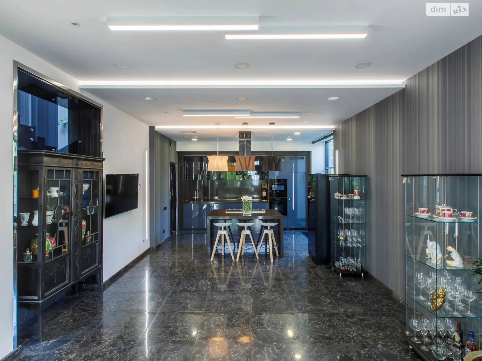 Здається в оренду будинок 2 поверховий 471 кв. м з гаражем, цена: 210000 грн - фото 1