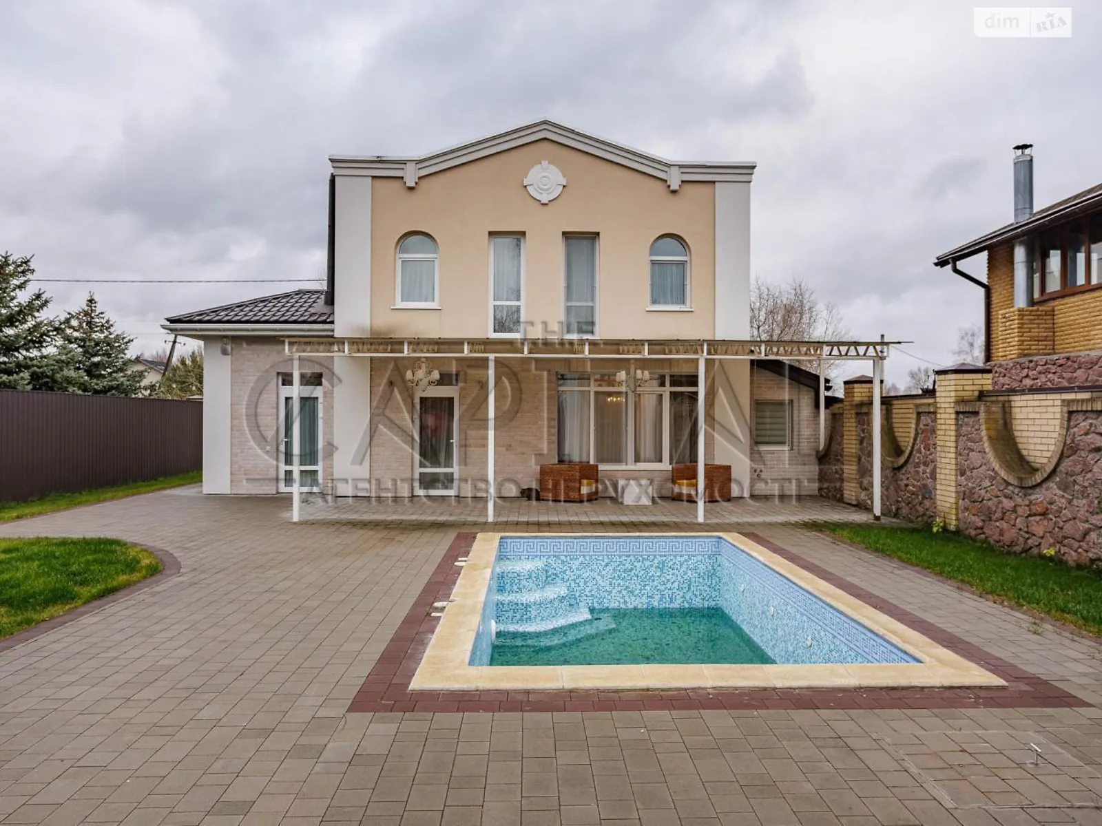 Сдается в аренду дом на 2 этажа 150 кв. м с участком, цена: 2950 $ - фото 1