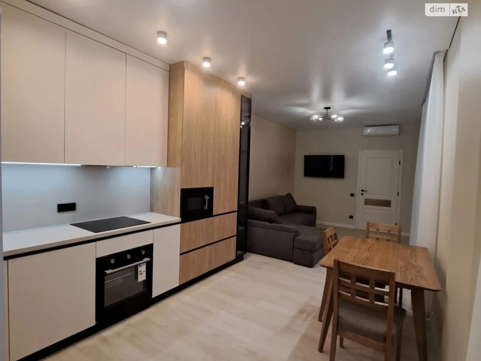 Здається в оренду 1-кімнатна квартира 67 кв. м у Ужгороді, вул. Загорська - фото 1