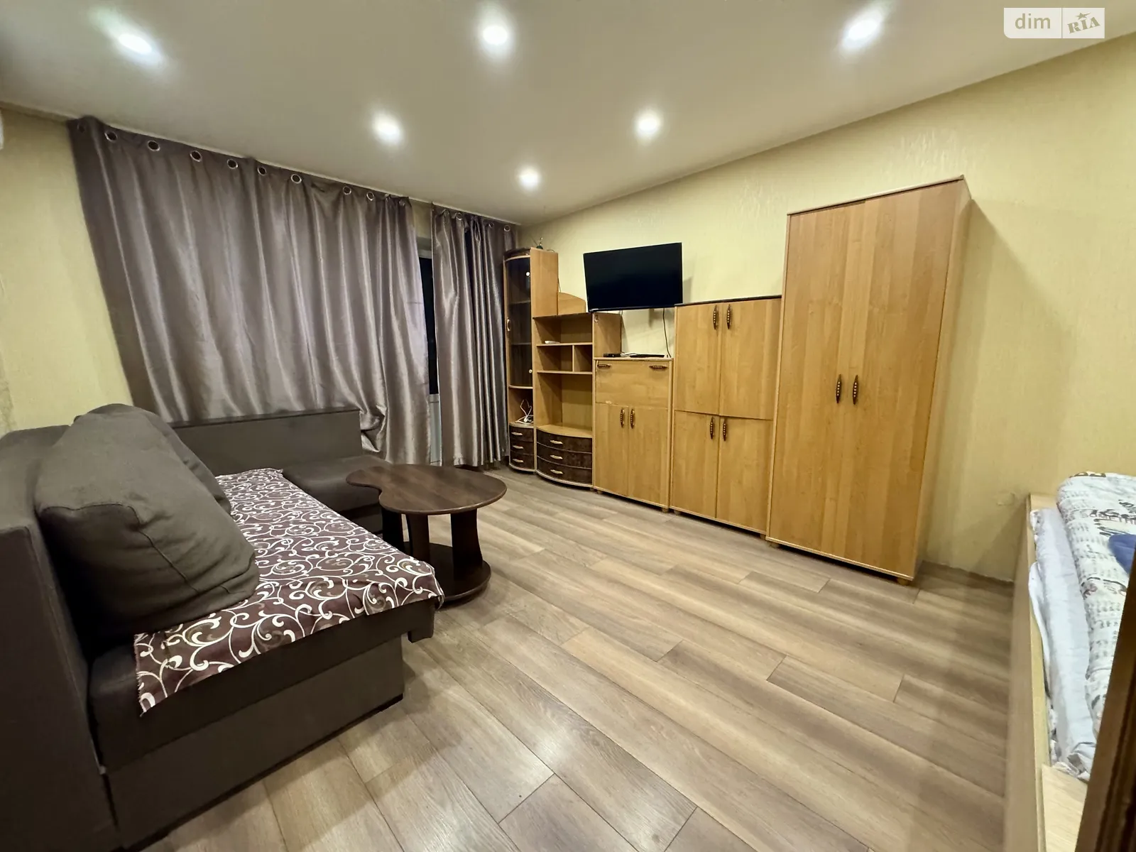 Продається 1-кімнатна квартира 35 кв. м у Києві, просп. Червоної Калини(Маяковського Володимира), 8В - фото 1