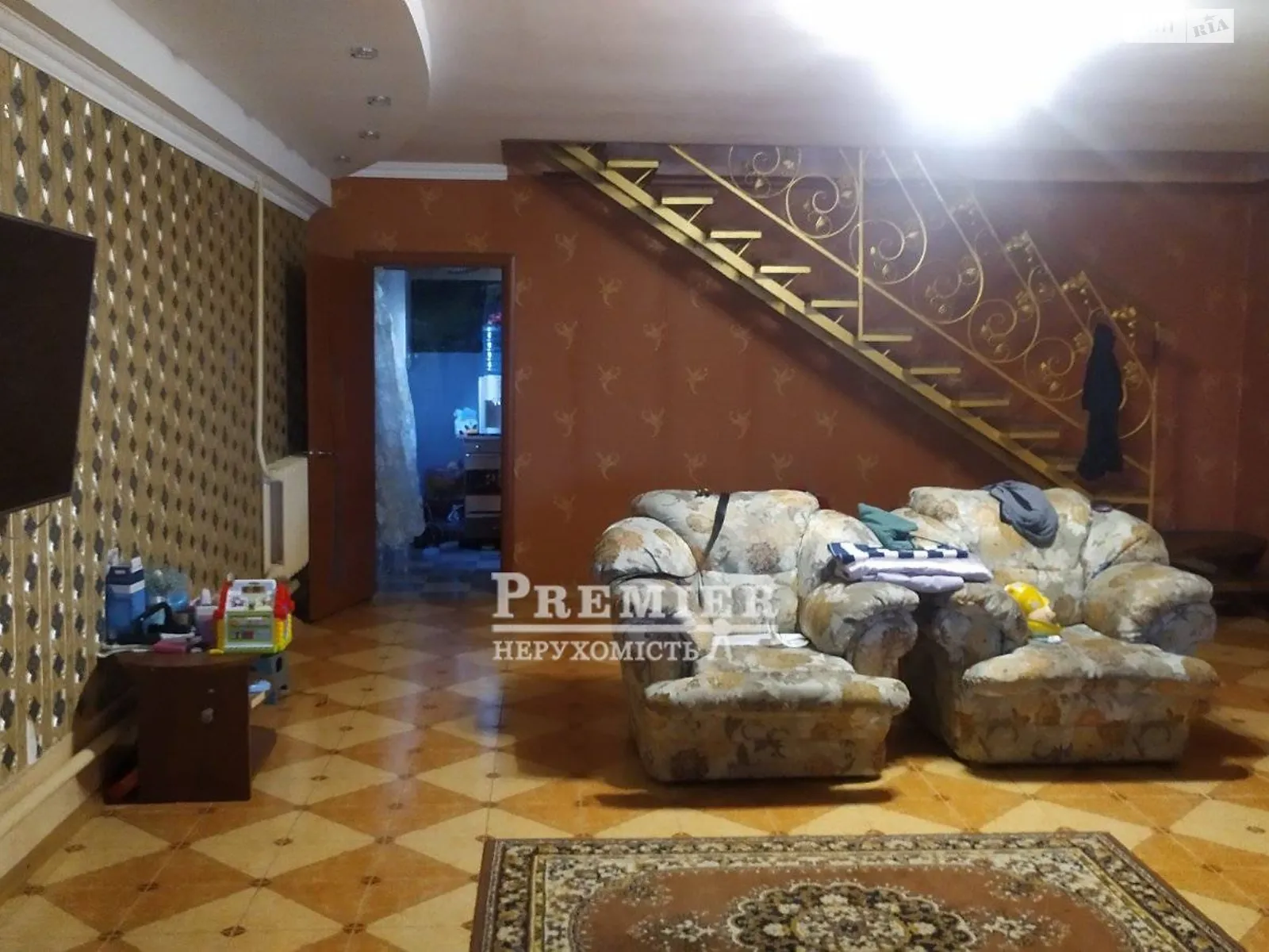 Продается дом на 2 этажа 240 кв. м с камином, цена: 80000 $ - фото 1