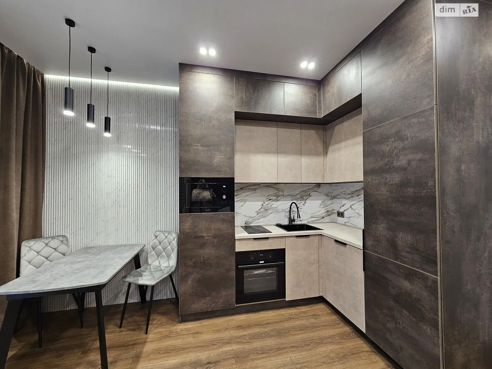 Продается 1-комнатная квартира 47 кв. м в Одессе, ул. Краснова - фото 1