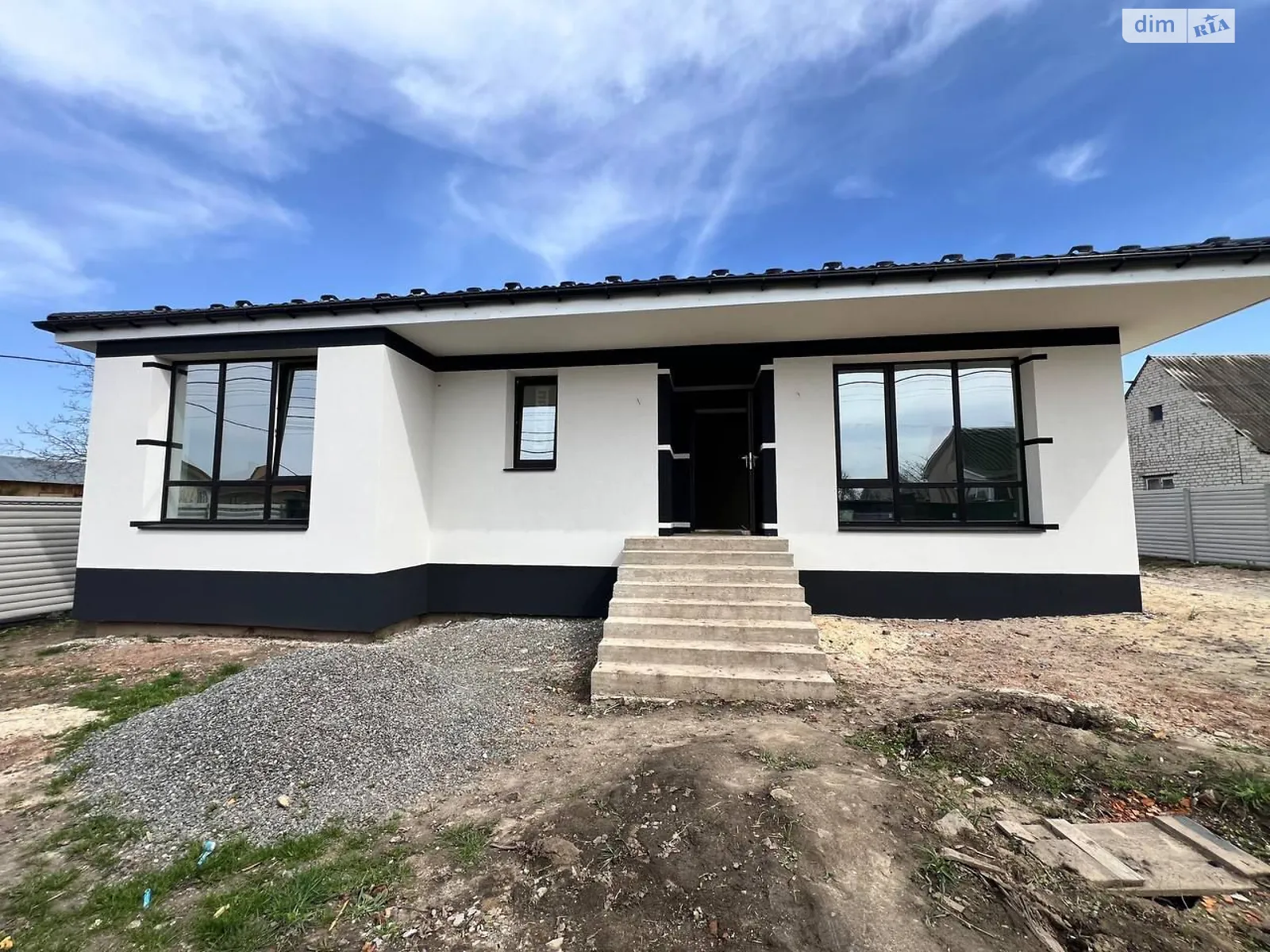 Продается одноэтажный дом 110 кв. м с камином, цена: 119999 $ - фото 1