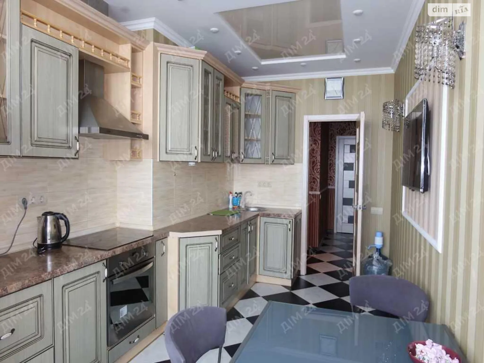 Продается 2-комнатная квартира 67 кв. м в Полтаве, ул. Соборности(Октябрьская) - фото 1