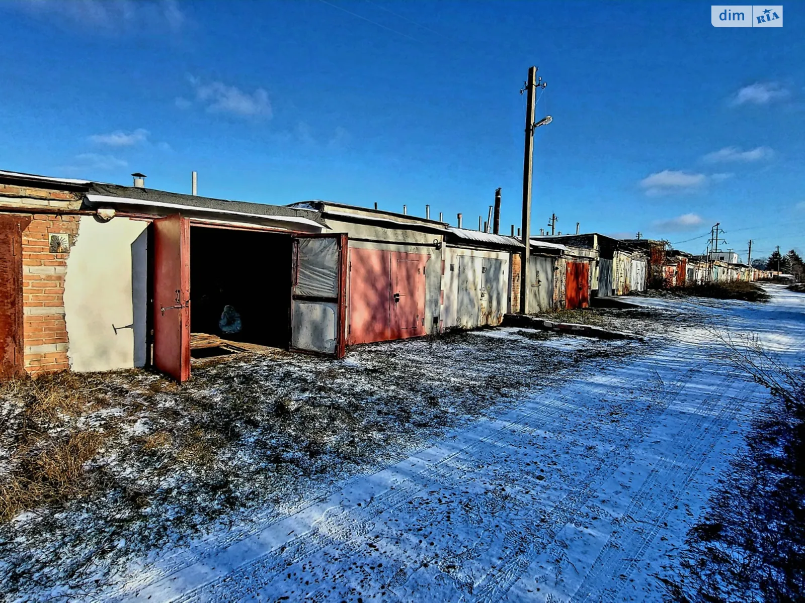 Продается место в гаражном кооперативе под легковое авто на 21.5 кв. м, цена: 6500 $ - фото 1