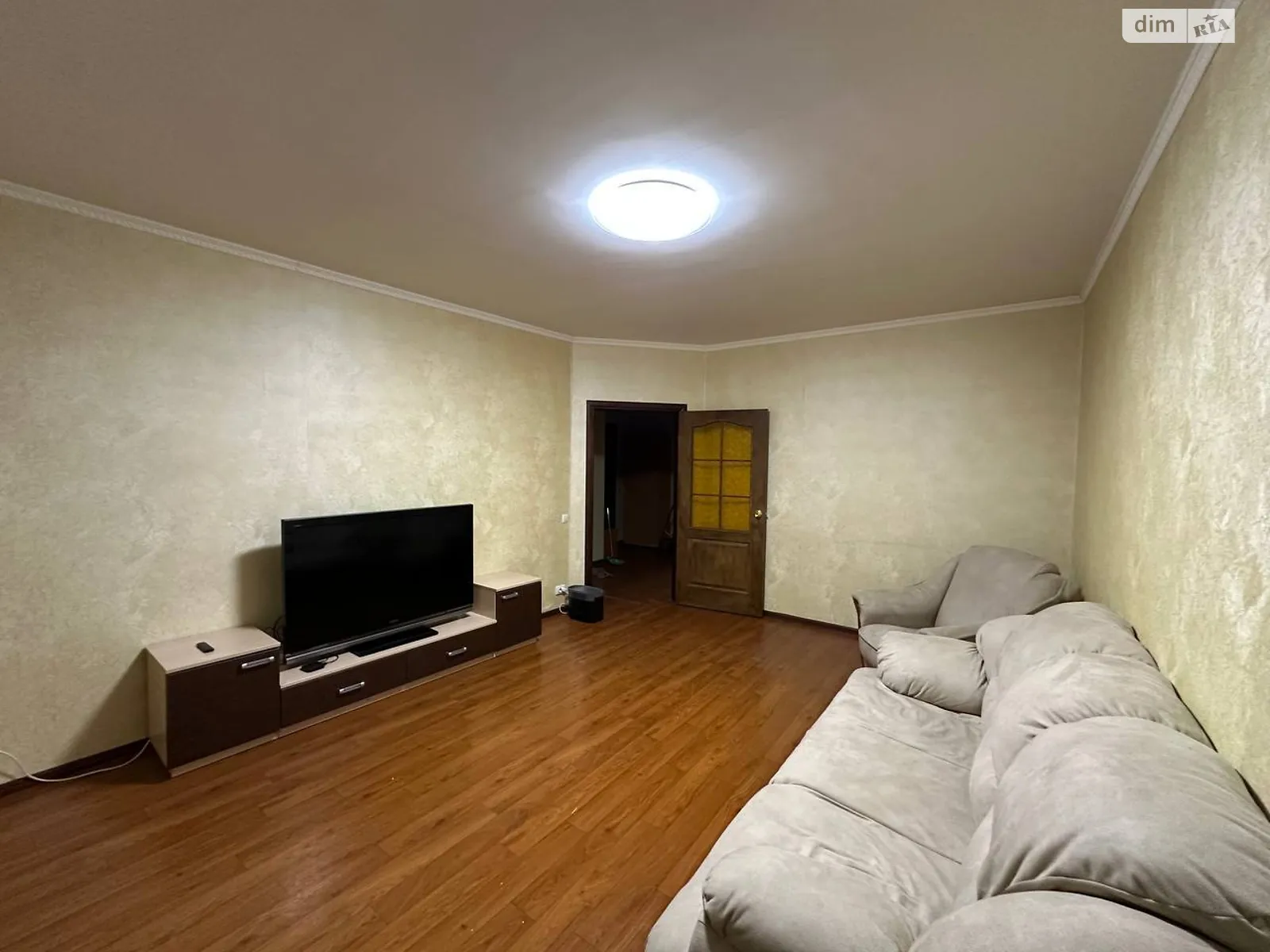 Здається в оренду 3-кімнатна квартира 72 кв. м у Бучі, вул. Івана Руденка, 28 - фото 1