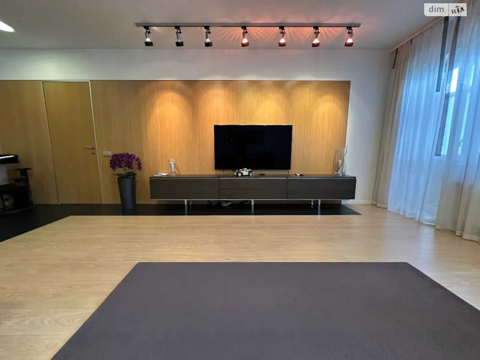 Продается 3-комнатная квартира 130 кв. м в Днепре, ул. Гусенко, 17 - фото 1