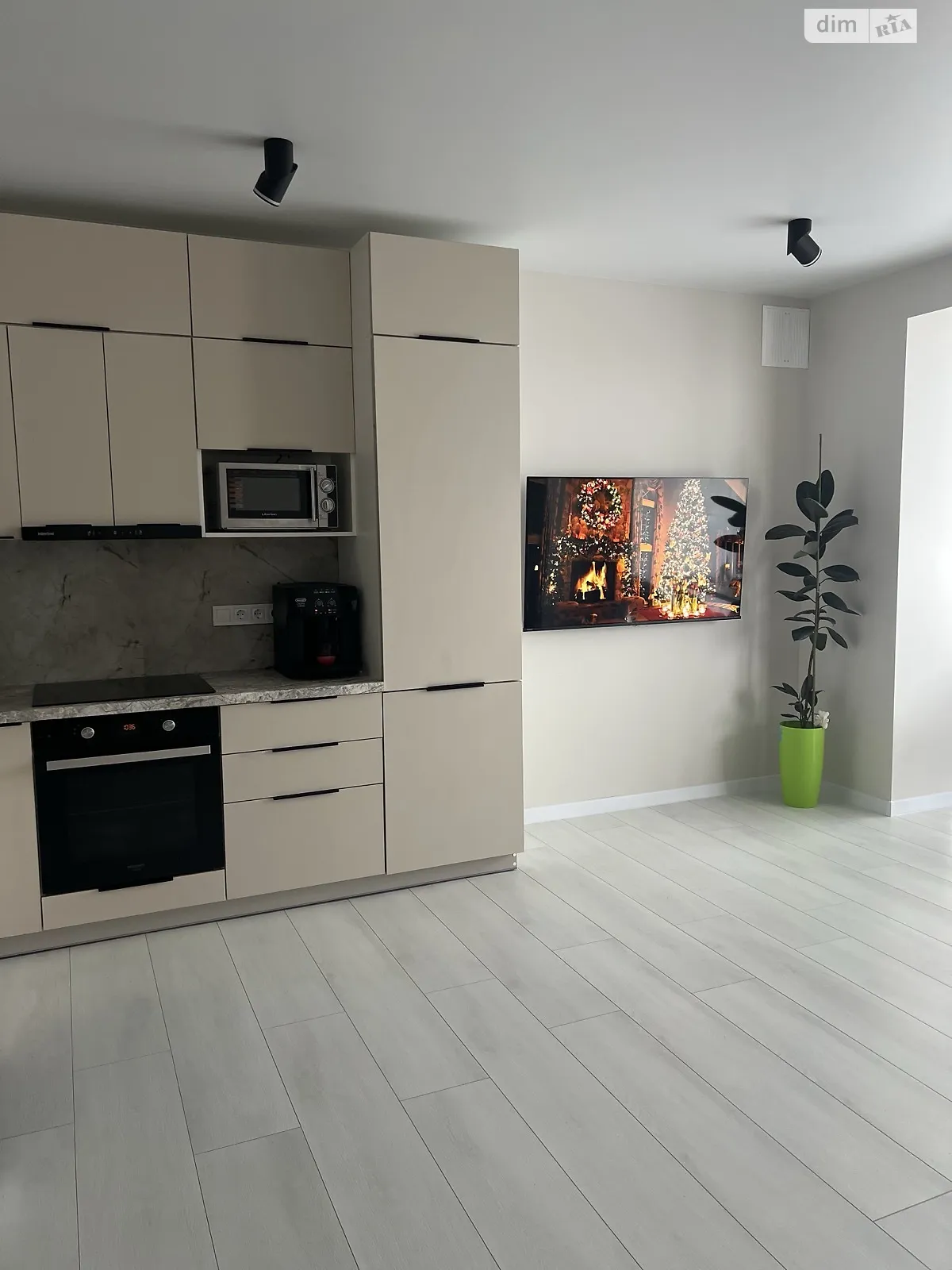 Продается 2-комнатная квартира 56 кв. м в Ровно - фото 1