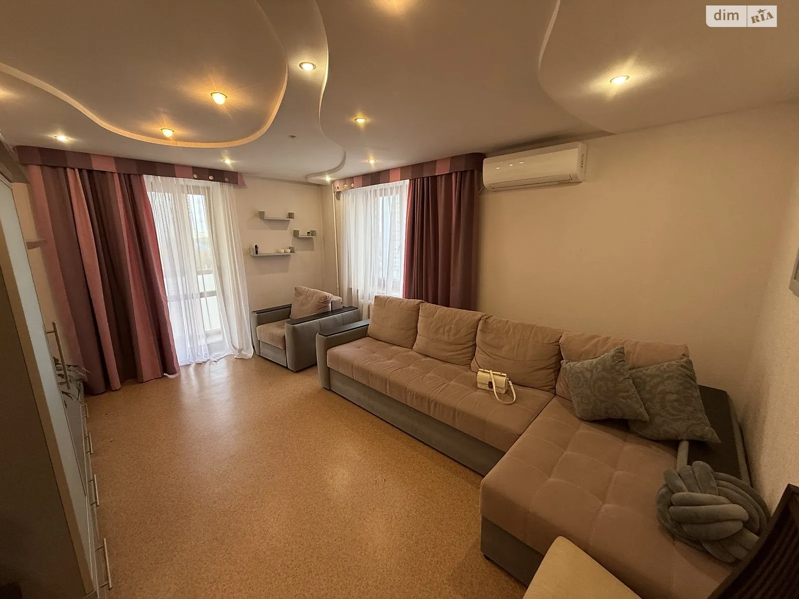 Продается 3-комнатная квартира 68.4 кв. м в Полтаве, цена: 68000 $ - фото 1