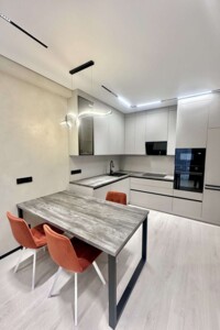 Долгосрочная аренда квартиры, Киев, р‑н. Голосеев, ст.м. Васильковская, Михаила Максимовича (Онуфрия Трутенко) улица, дом 26Г