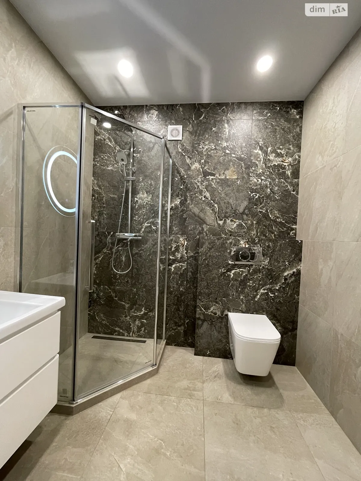 Продается 1-комнатная квартира 40 кв. м в Виннице, ул. Костя Широцкого, 5А - фото 1