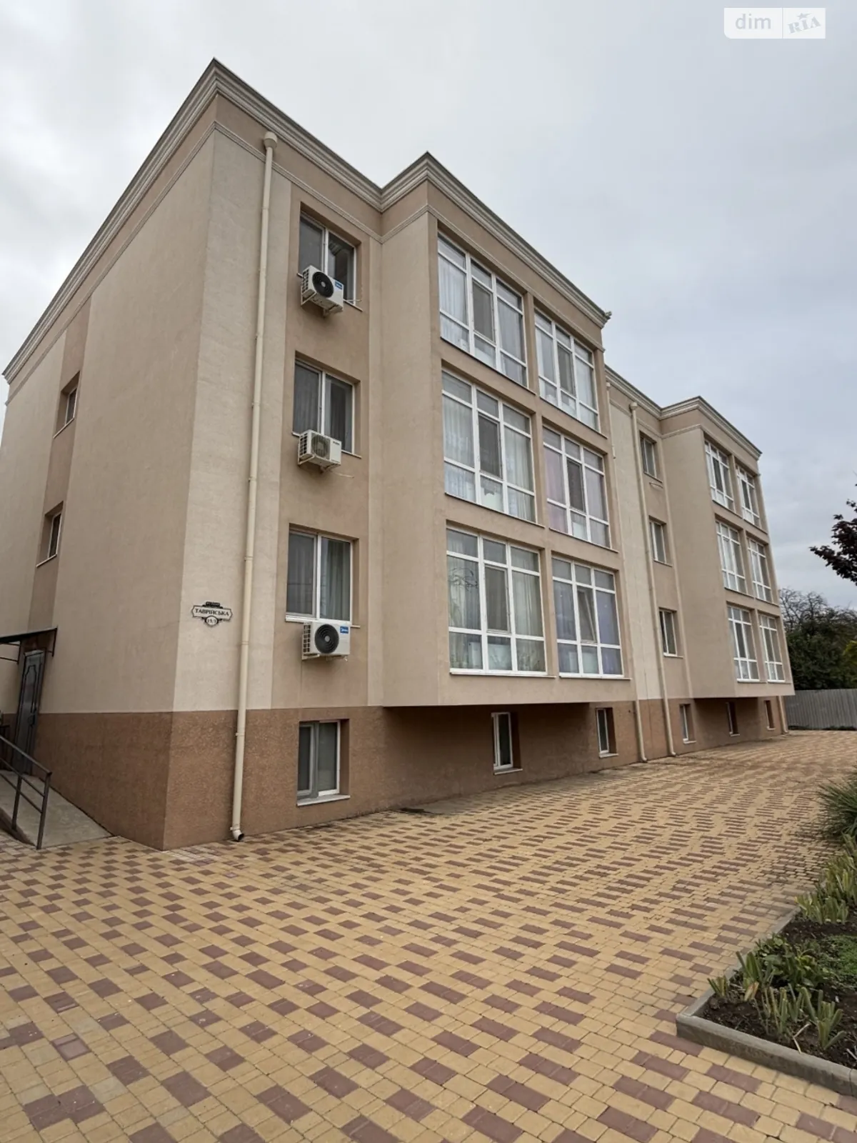 Продается 1-комнатная квартира 40 кв. м в Иличанкае, ул. Таврийская, 19/1 - фото 1