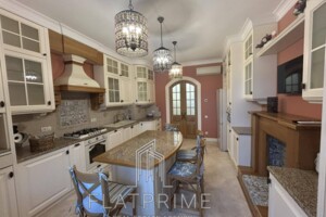 Долгосрочная аренда квартиры, Киев, р‑н. Зверинец, ст.м. Выдубичи, Зверинецкая улица