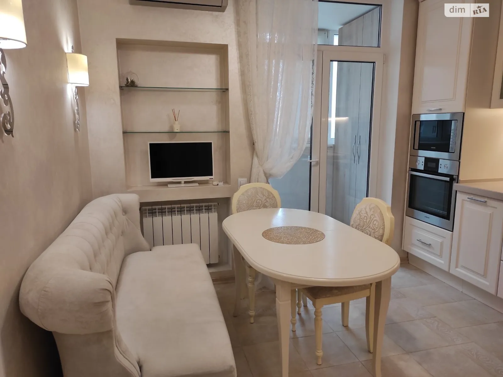 Сдается в аренду 1-комнатная квартира 45 кв. м в Киеве, ул. Чавдар Елизаветы, 8 - фото 1