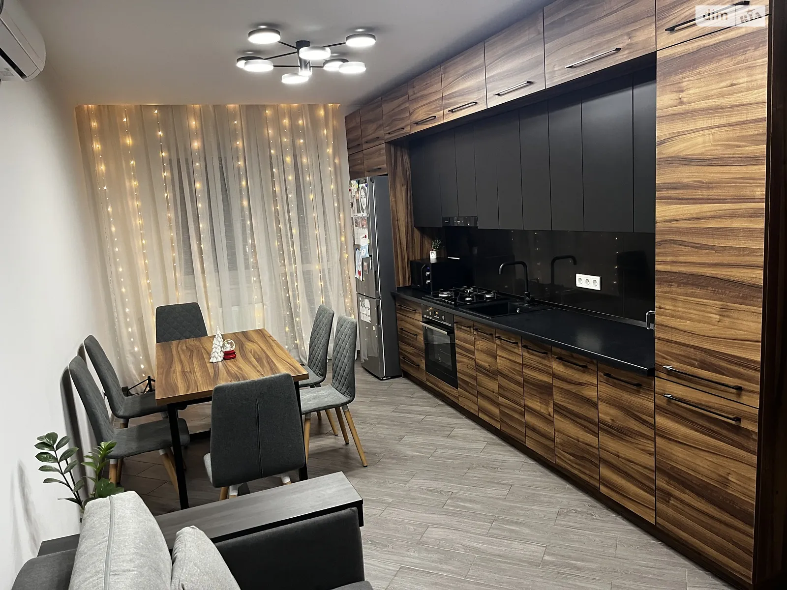 Продается 2-комнатная квартира 58 кв. м в Ужгороде, ул. Енковская, 23А - фото 1