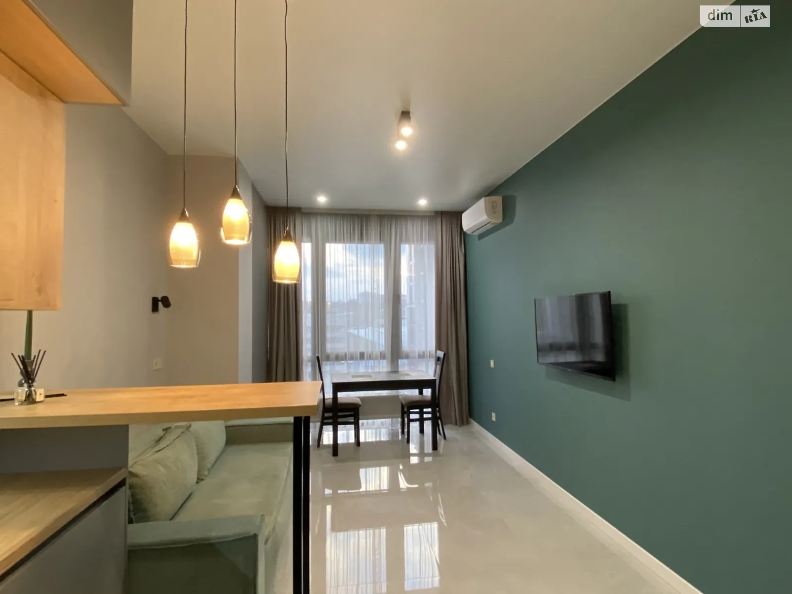 Продается 1-комнатная квартира 40 кв. м в Днепре, ул. Костомаровская, 1А - фото 1