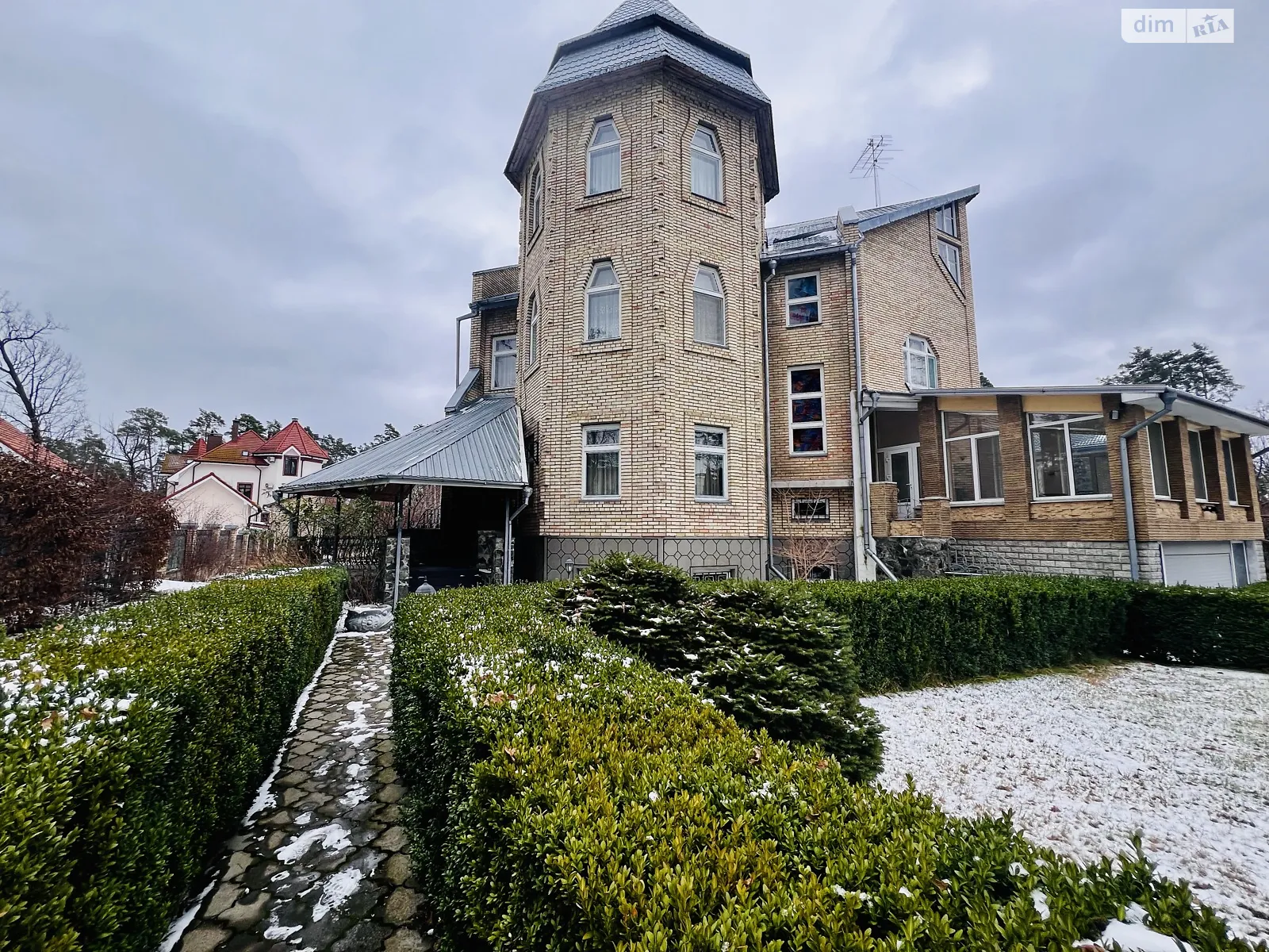 Продается дом на 3 этажа 802.1 кв. м с мебелью, цена: 550000 $ - фото 1