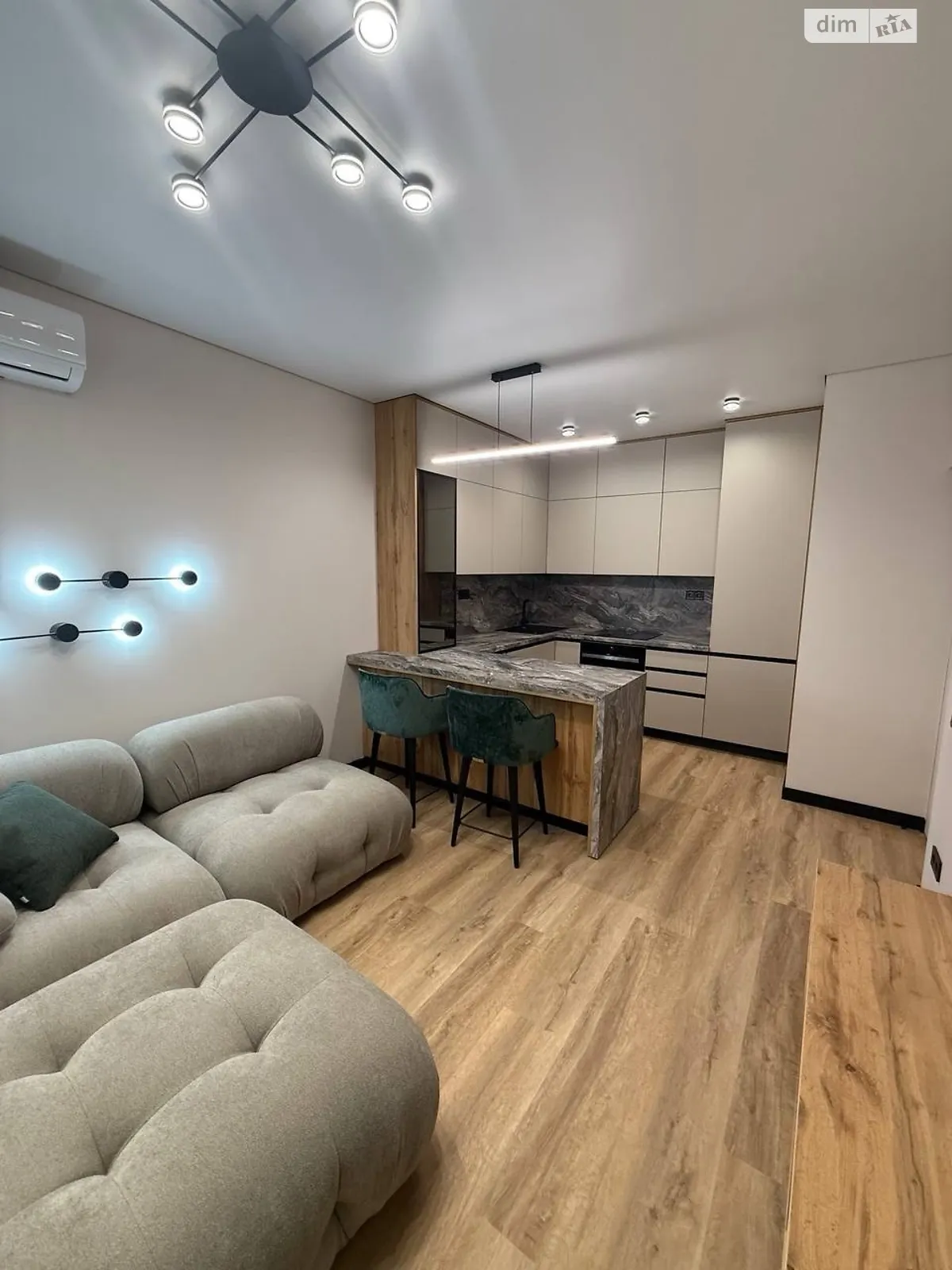 Продается 1-комнатная квартира 44 кв. м в Киеве, ул. Ивана Выговского(Маршала Гречко), 40/12 - фото 1