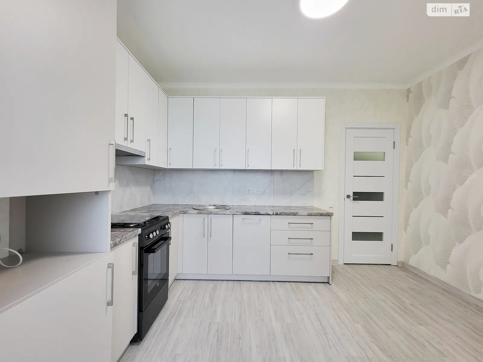 Продается 1-комнатная квартира 42.6 кв. м в Березиной, ул. Радужная, 103 - фото 1