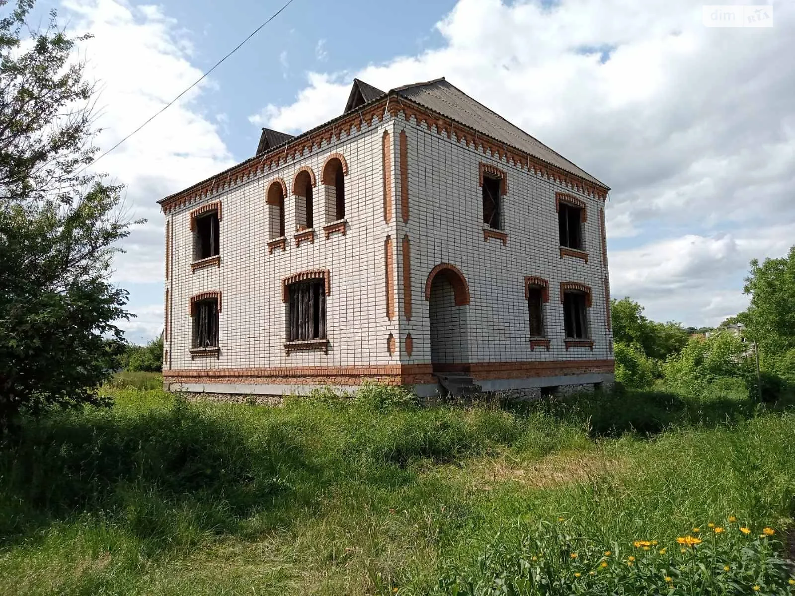 Продается дом на 2 этажа 291.4 кв. м с подвалом, цена: 27000 $ - фото 1