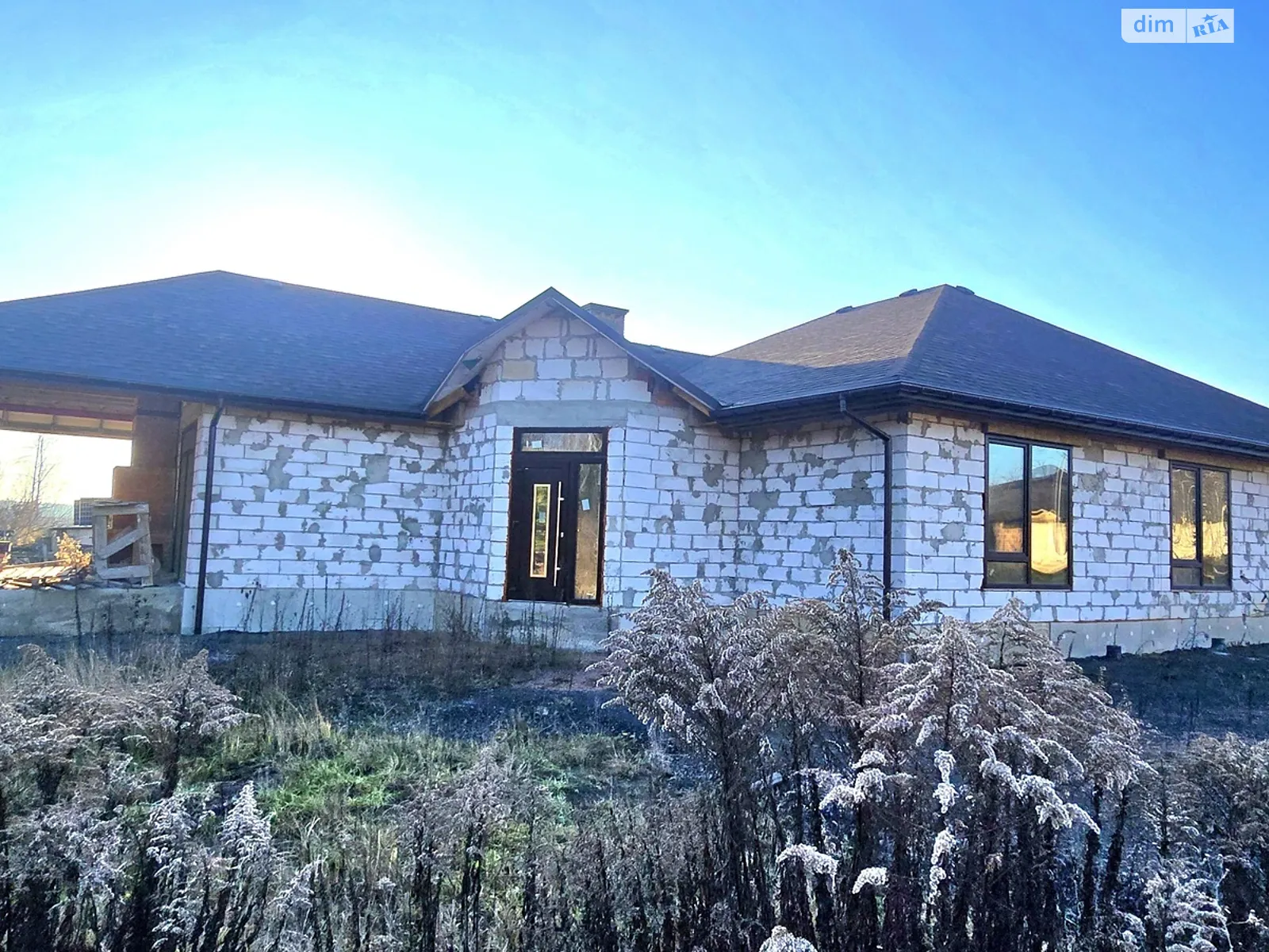 Продается одноэтажный дом 160 кв. м с подвалом, цена: 99000 $ - фото 1