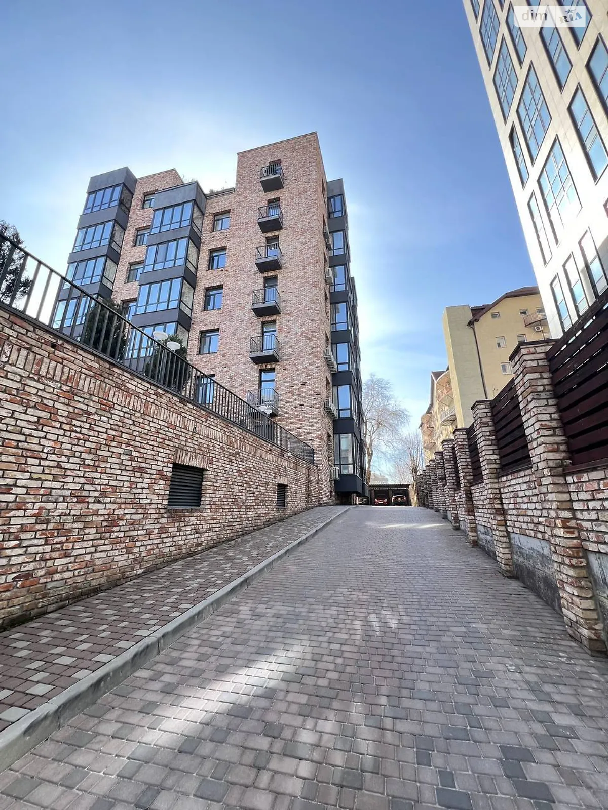 Сдается в аренду 1-комнатная квартира 95.6 кв. м в Днепре, ул. Шевченко, 25 - фото 1