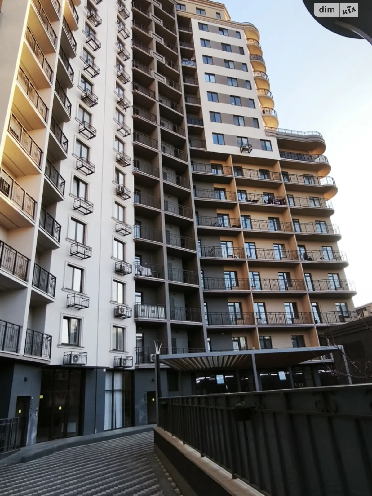 Продается 3-комнатная квартира 140.9 кв. м в Одессе, пер. Клубничный, 22А - фото 1